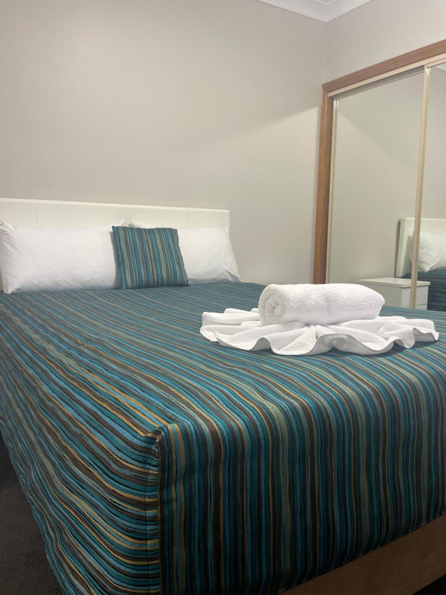 Oasis Inn Ulladulla - Welcoming Guests 18 Years And Older Exterior foto